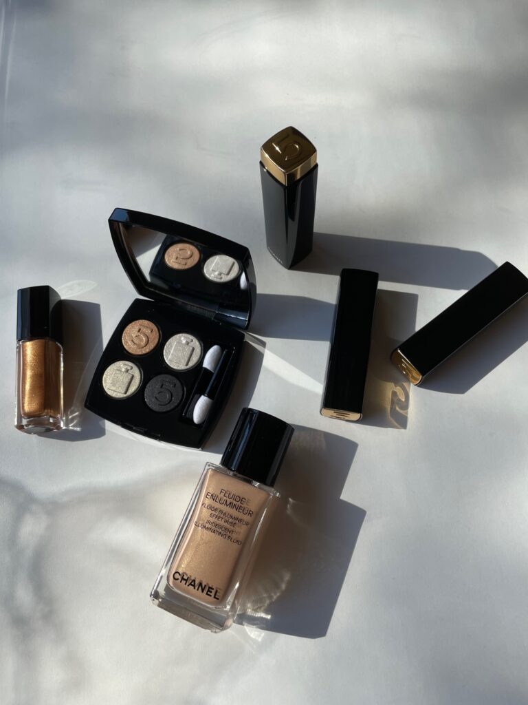 CHANEL Holiday 2022 Makeup Collection, Demander La Lune