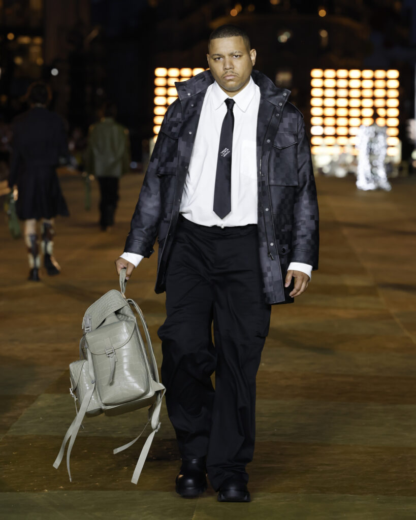 MEN+FASHION  Mens backpack fashion, Sneakers men fashion, Louis
